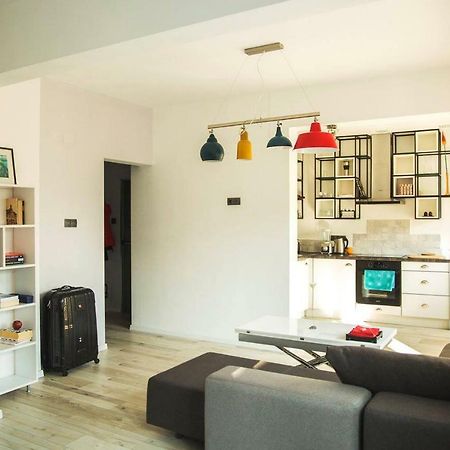סופיה Sunny Studio On Ulica Lyuben Karavelov מראה חיצוני תמונה