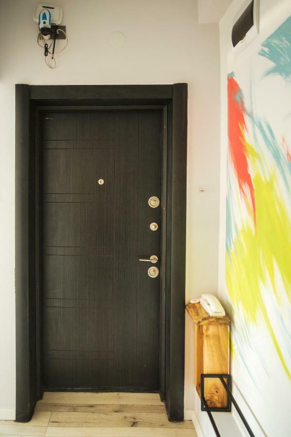 סופיה Sunny Studio On Ulica Lyuben Karavelov מראה חיצוני תמונה